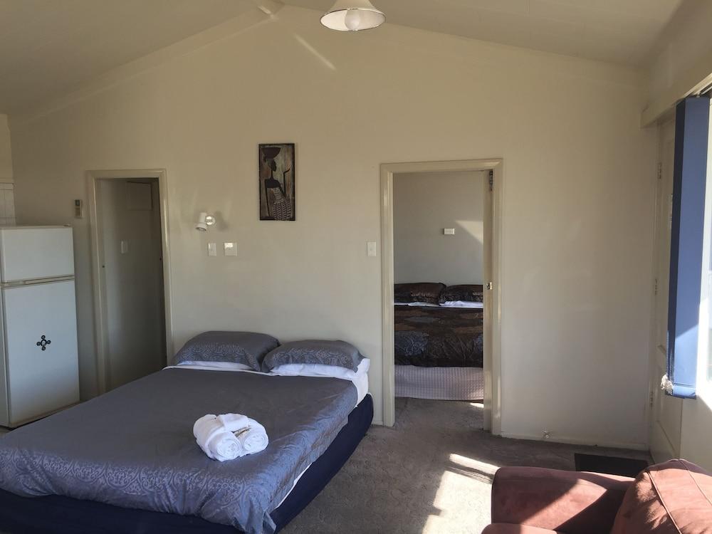 Jack & Di'S Lakefront Motel Rotorua Extérieur photo