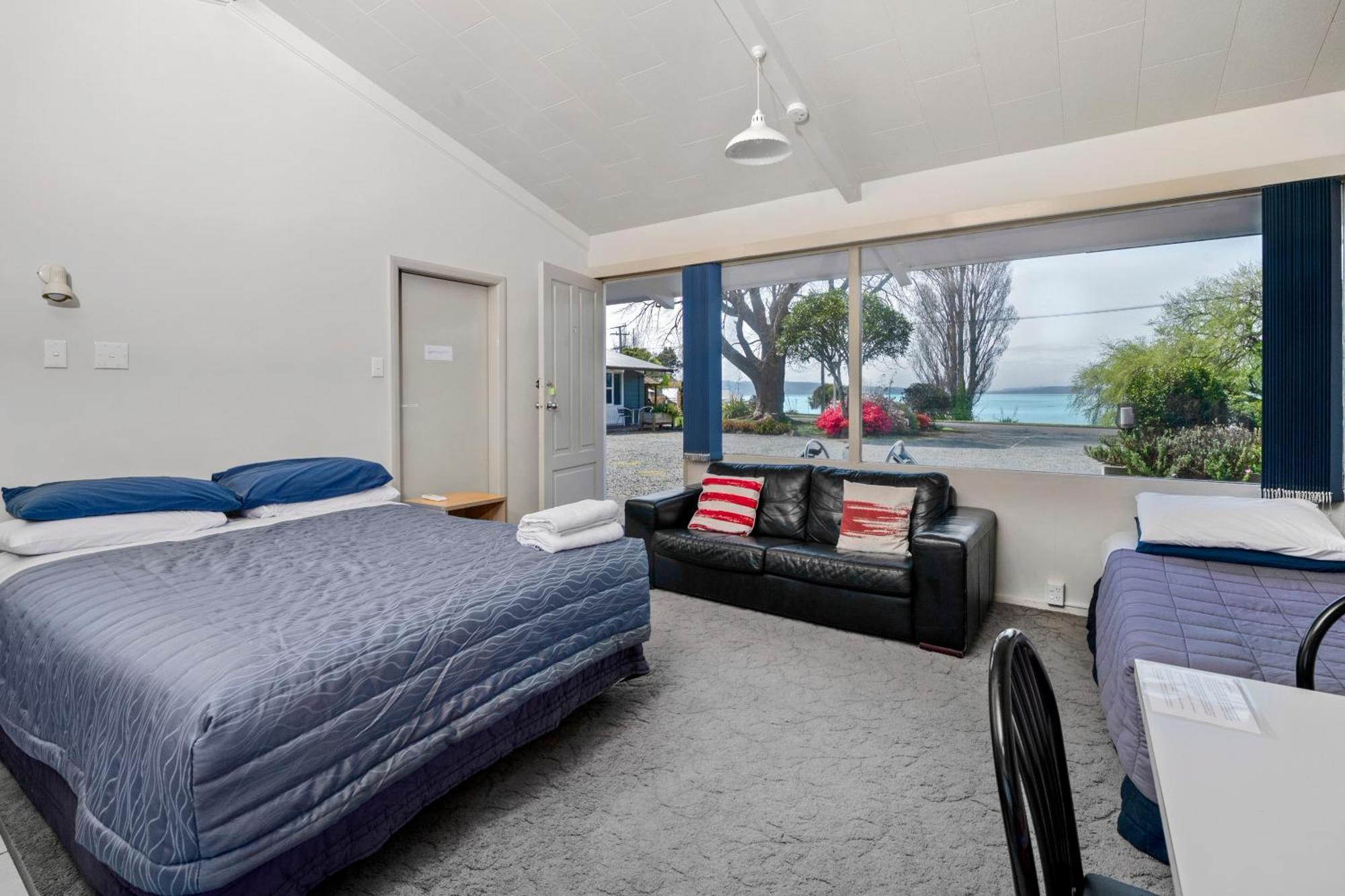 Jack & Di'S Lakefront Motel Rotorua Extérieur photo