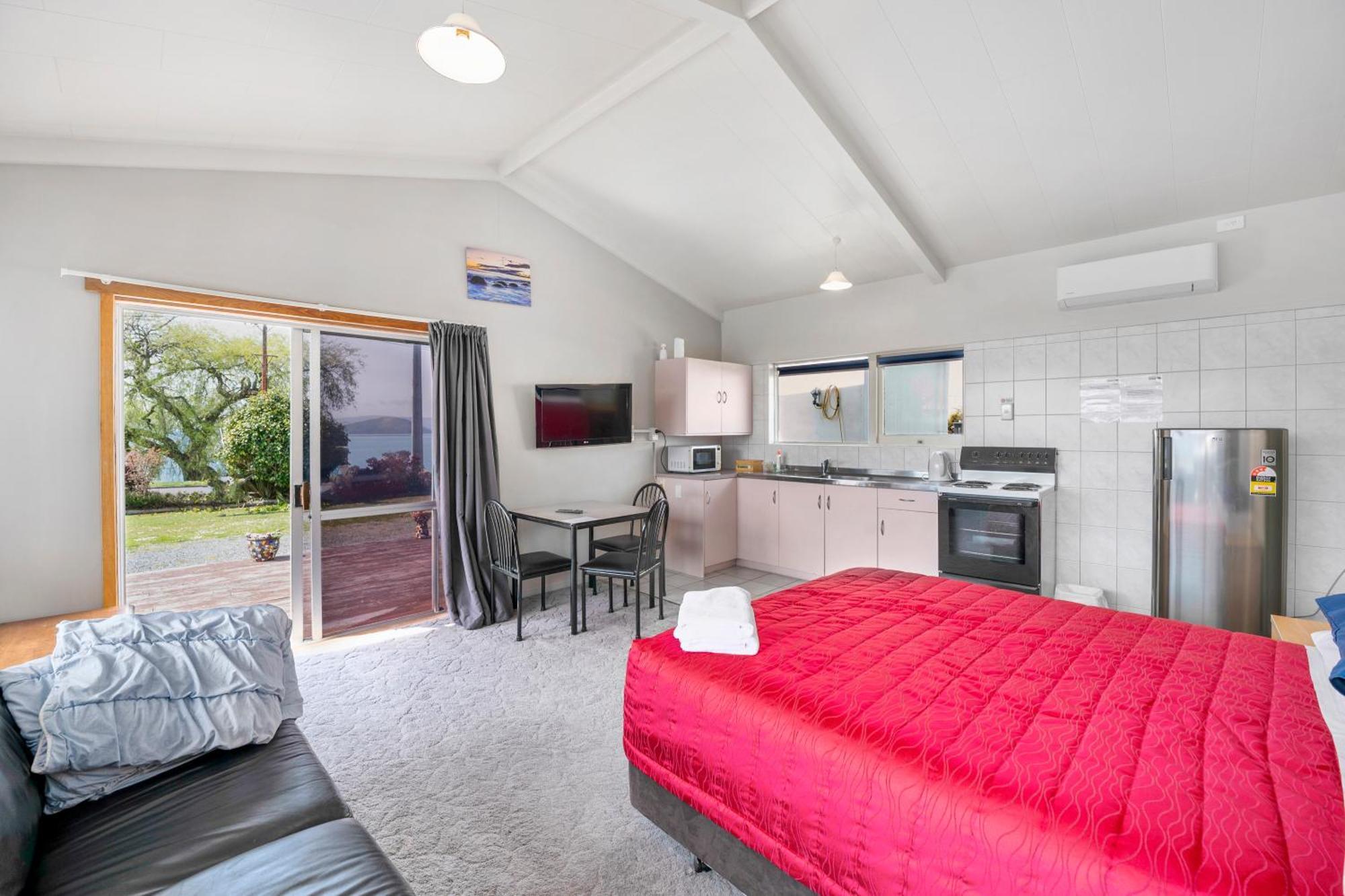 Jack & Di'S Lakefront Motel Rotorua Extérieur photo