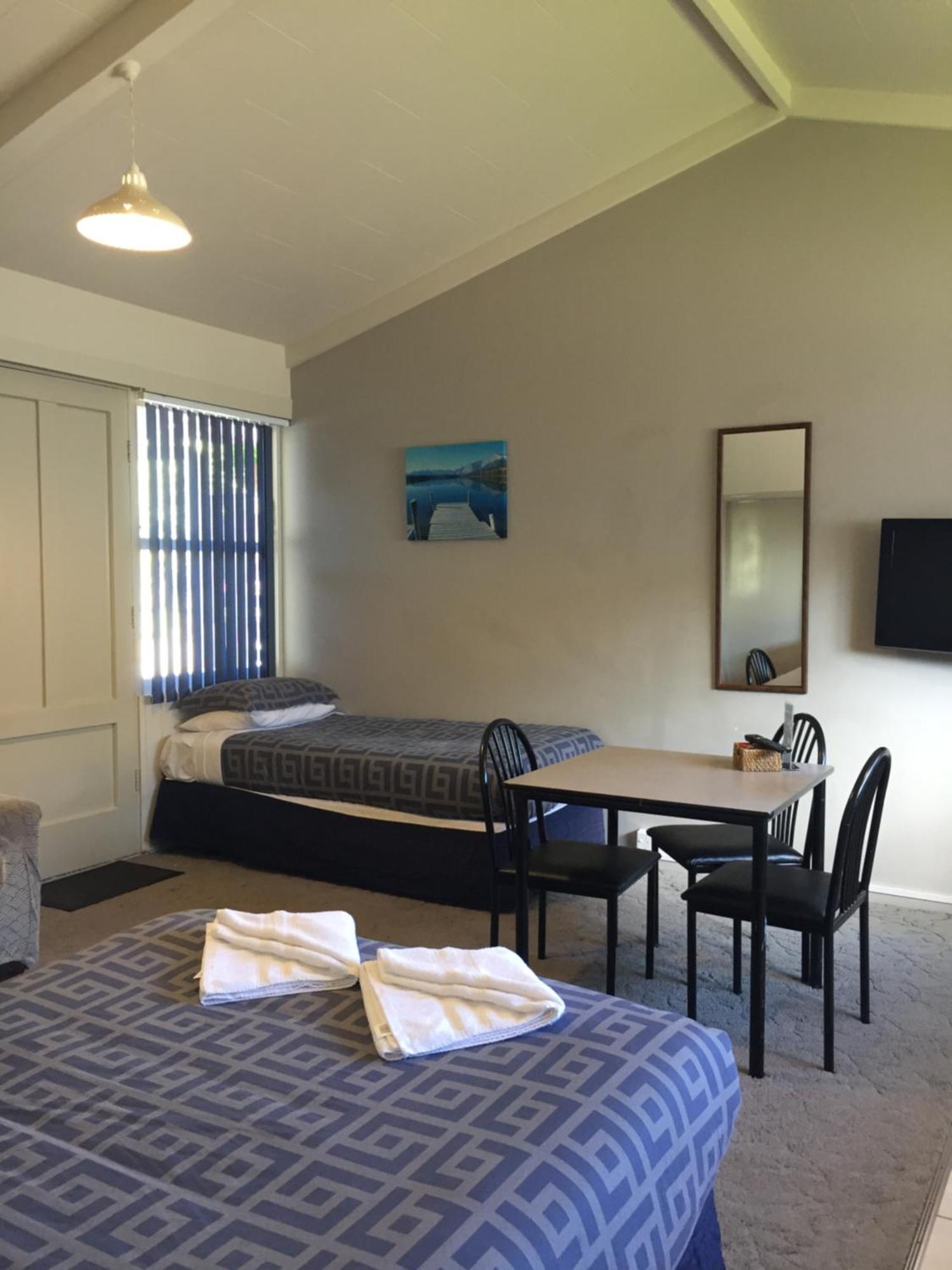Jack & Di'S Lakefront Motel Rotorua Extérieur photo
