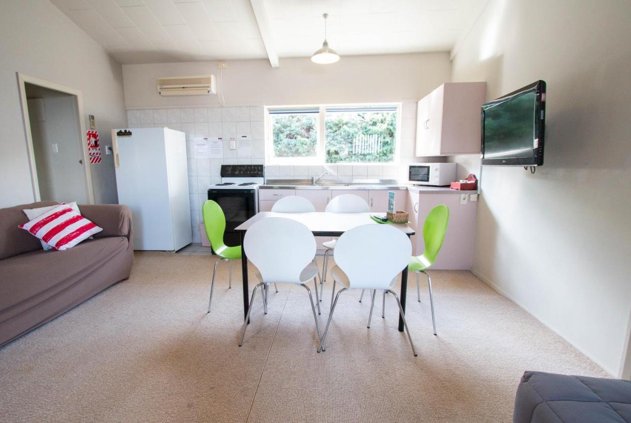Jack & Di'S Lakefront Motel Rotorua Extérieur photo