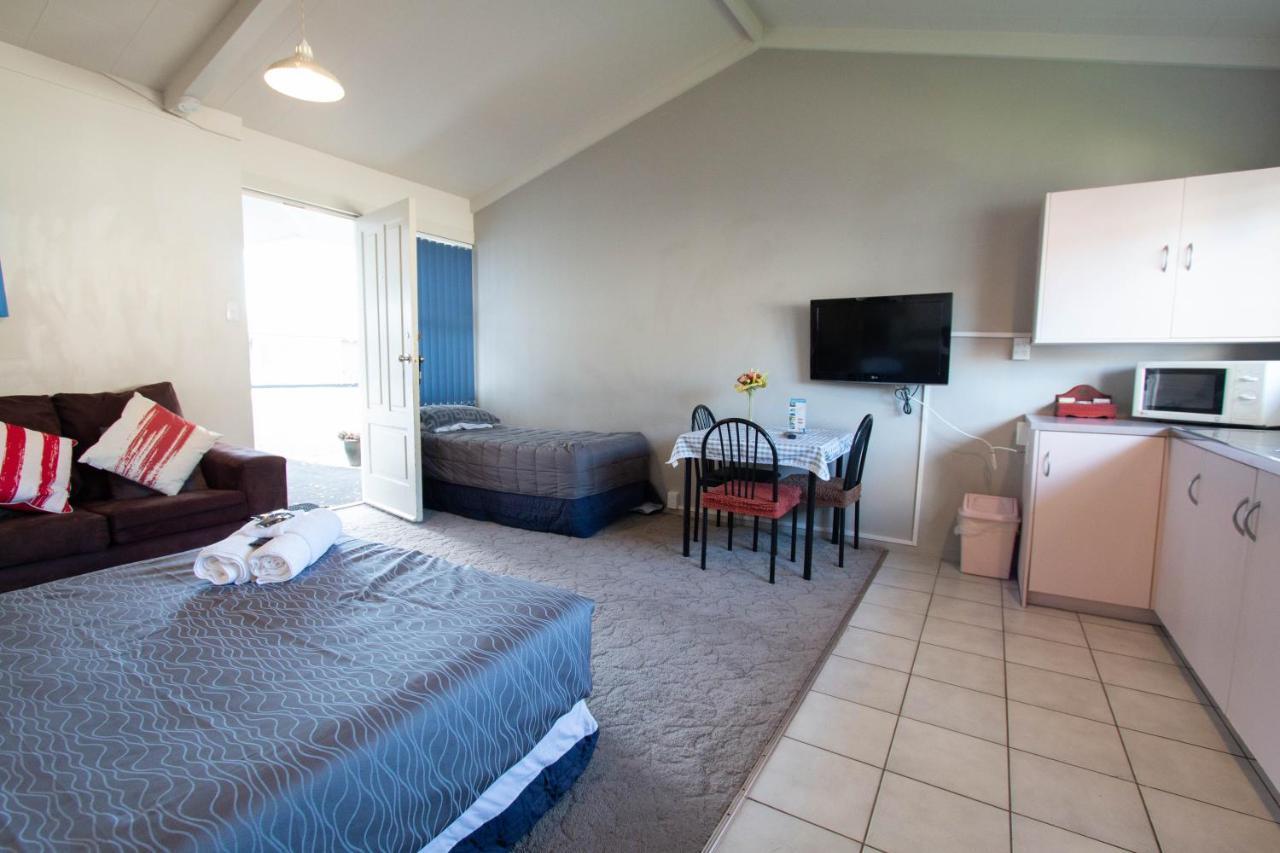 Jack & Di'S Lakefront Motel Rotorua Extérieur photo